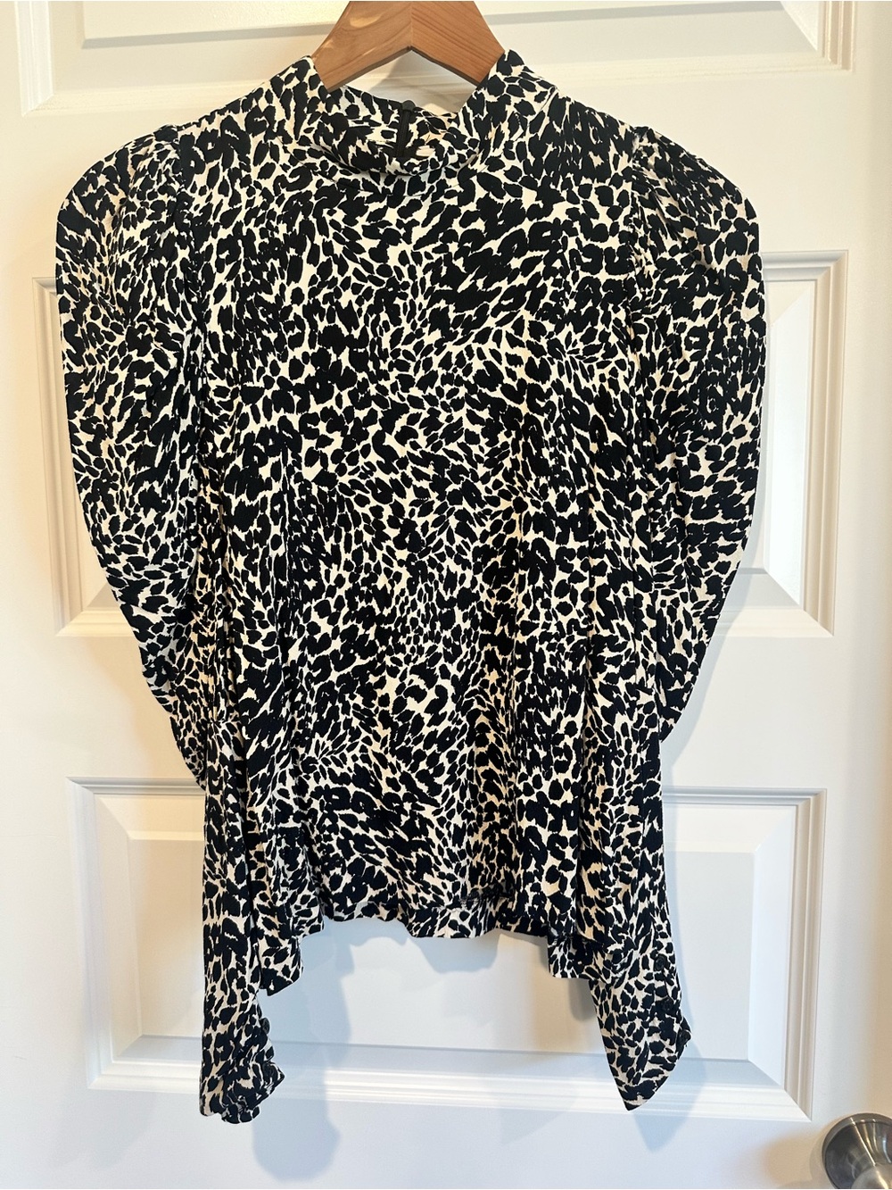 Zara Animal Print Mock Neck Puff Sleeve Blouse - EUC